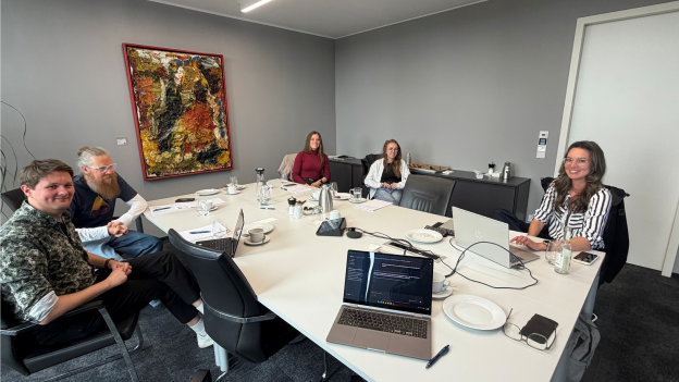/_cms/webroot/Annemerie Sprave mit dem Strabag Team